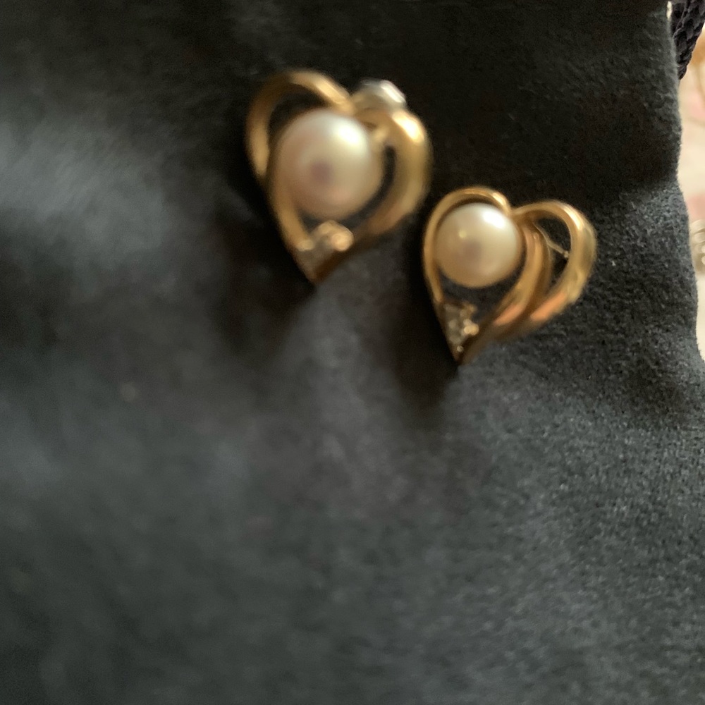 Pearl earrings with tiny diamond set in 14kt gold - Picture 3 of 4